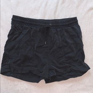 Universal Thread lightly worn linen shorts